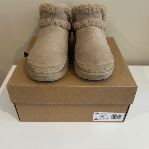 Women's UGG Classic Ultra Mini Spillseam size 8 - Picture 8 of 9
